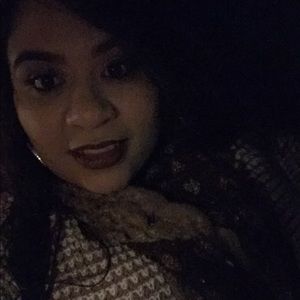 Meet your Posher, Amalia